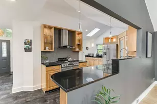 21W363 Walnut Rd, Glen Ellyn, IL 60137 - Photo 6