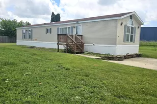394 Daren Dr, Lynwood, IL 60411 - Photo 1