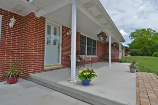 1704 Highland Pl, Streator, IL 61364 - Photo 2