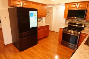1943 Hancock Dr, Hoffman Estates, IL 60169 - Photo 4