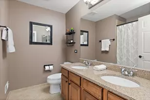 1102 Pine Valley Ct, Elgin, IL 60124 - Photo 22
