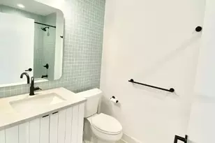3228 W Palmer St, Chicago, IL 60647 - Photo 6