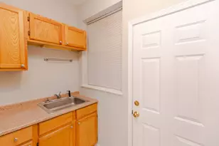429 E Oakwood Blvd, Chicago, IL 60653 - Photo 2