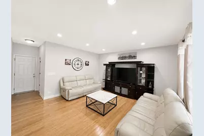 210 Balmoral Court, Glendale Heights, IL 60139 - Photo 12