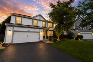 210 Balmoral Ct, Glendale Heights, IL 60139 - Photo 1