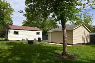 2739 N Pine St, Waukegan, IL 60087 - Photo 12
