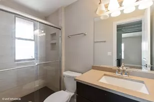 641 E 49th St, Chicago, IL 60615 - Photo 2