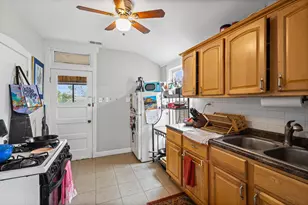 5725 W Giddings St, Chicago, IL 60630 - Photo 6