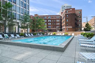 2400 N Lakeview Ave, Chicago, IL 60614 - Photo 14