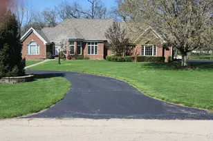 23 Roosevelt Dr, East Dubuque, IL 61025 - Photo 2
