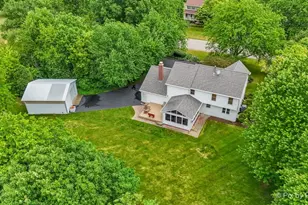 9901 Fox Bluff Ln, Spring Grove, IL 60081 - Photo 2