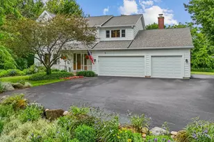 9901 Fox Bluff Ln, Spring Grove, IL 60081 - Photo 4