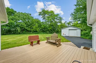 9901 Fox Bluff Ln, Spring Grove, IL 60081 - Photo 32