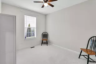 918 Scottsdale Dr, Pingree Grove, IL 60140 - Photo 16