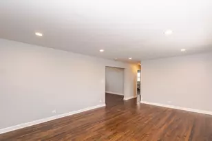 6801 N Ridge Blvd, Chicago, IL 60645 - Photo 2