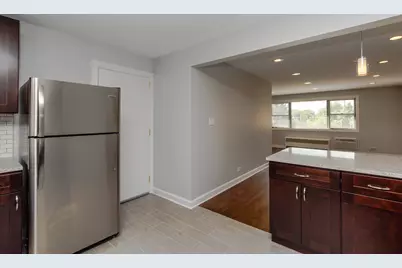6803 N Ridge Boulevard #106, Chicago, IL 60645 - Photo 2