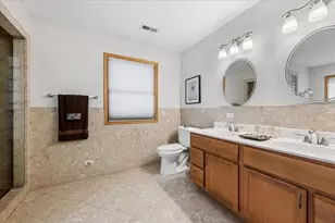 5858 N Luna Ave, Chicago, IL 60646 - Photo 14