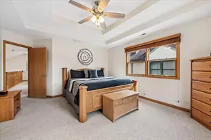 5858 N Luna Ave, Chicago, IL 60646 - Photo 12