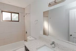 6803 N Ridge Blvd, Chicago, IL 60645 - Photo 8