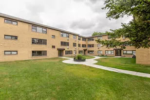 6803 N Ridge Blvd, Chicago, IL 60645 - Photo 1