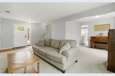 404 Dover Drive, Roselle, IL 60172 - Photo 10