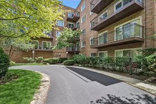 901 Hinman Ave, Evanston, IL 60202 - Photo 2