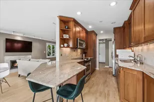 901 Hinman Ave, Evanston, IL 60202 - Photo 10