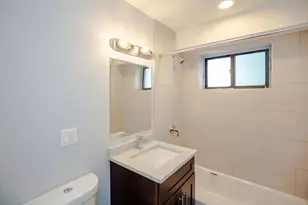 6807 N Ridge Blvd, Chicago, IL 60645 - Photo 10