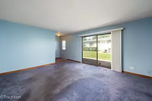 124 Fairlane Ct, Bloomingdale, IL 60108 - Photo 2