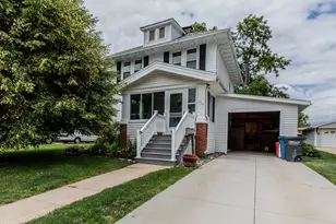 419 E Lincoln St, Princeton, IL 61356 - Photo 1