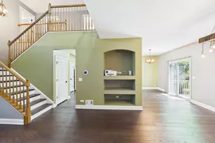 6067 Canterbury Ln, Hoffman Estates, IL 60192 - Photo 12