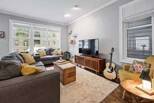 2708 N Wilton Ave, Chicago, IL 60614 - Photo 2