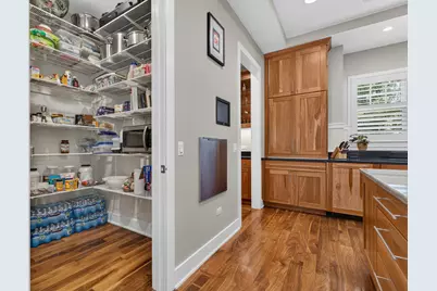 6421 Bentley Avenue, Willowbrook, IL 60527 - Photo 6