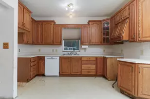 902 S Clayton St, Bloomington, IL 61701 - Photo 16