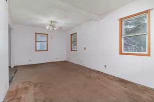 902 S Clayton St, Bloomington, IL 61701 - Photo 8