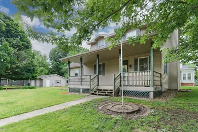 902 S Clayton Street, Bloomington, IL 61701 - Photo 2