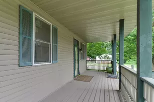 902 S Clayton St, Bloomington, IL 61701 - Photo 36