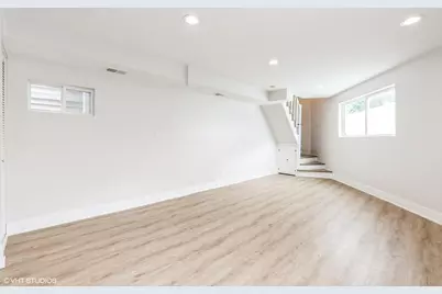2909 N Ridgeway Avenue, Chicago, IL 60618 - Photo 32