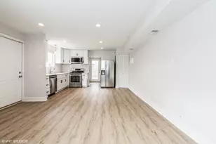 2909 N Ridgeway Ave, Chicago, IL 60618 - Photo 30