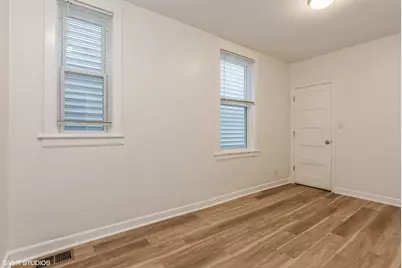 2909 N Ridgeway Avenue, Chicago, IL 60618 - Photo 8