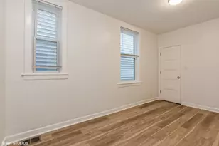 2909 N Ridgeway Ave, Chicago, IL 60618 - Photo 8