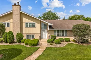 18116 John Charles Dr, Orland Park, IL 60467 - Photo 2