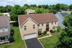 810 Vera Ln, Wheeling, IL 60090 - Photo 2