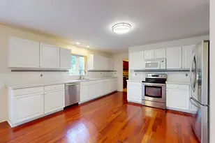 810 Vera Ln, Wheeling, IL 60090 - Photo 6