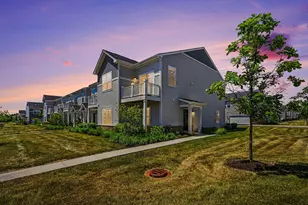 4271 Chelsea Mnr Cir, Aurora, IL 60504 - Photo 2