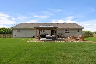 4091 E 2370th Rd, Sheridan, IL 60551 - Photo 24
