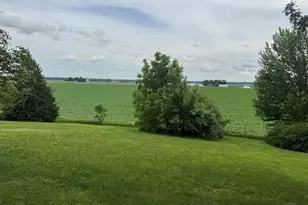 428 Overlook Ct, Geneseo, IL 61254 - Photo 2