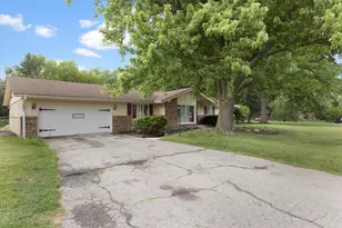 7610 Mill Rd, Rockford, IL 61108 - Photo 4