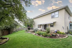 619 Yardley Ln, Hoffman Estates, IL 60192 - Photo 24