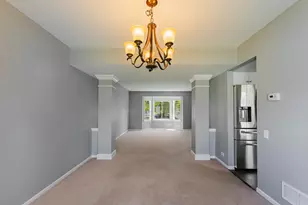 1371 E Braymore Circle, Naperville, IL 60564 - Photo 2